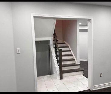 For Lease - 40 Mosley Crescent, Brampton, Ontario - Photo 3