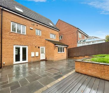 4 bedroom house to rent Waggon Road, LS10 - Photo 1
