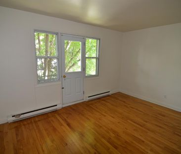 Montréal – Ahuntsic – Appartement 3 1/2 à louer sur la promenade Fl... - Photo 1