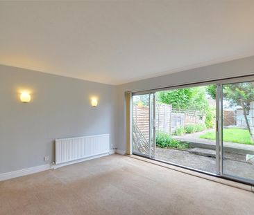 Ladygate Lane, Ruislip, HA4 - Photo 1
