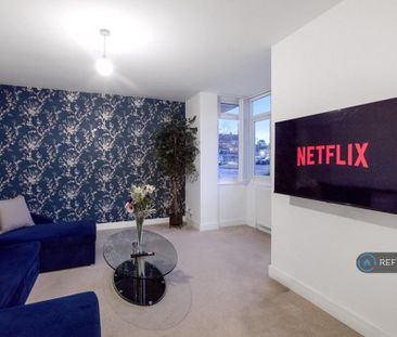 3 bedroom semi-detached house to rent - Photo 3