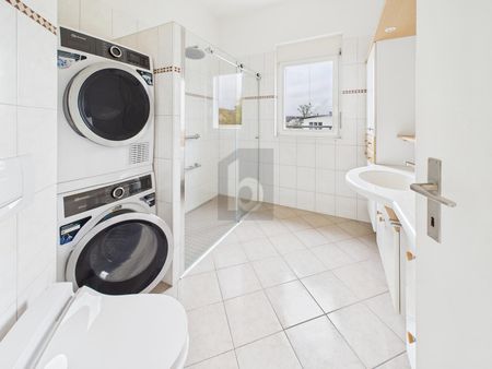 GROSSZÜGIG MIT TERRASSE UND WEITSICHT - Foto 5