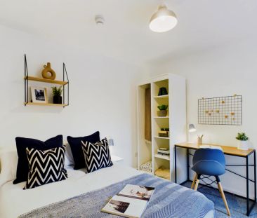 9 Bedroom House - Photo 2