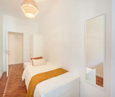 Avenida Defensores de Chaves, Lisbon, Lisbon 1000-111 - Photo 3