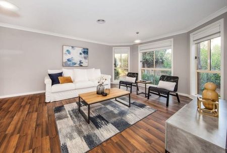 Classic Brick Family Home for Rent - Heart of Brookfield - Photo 2