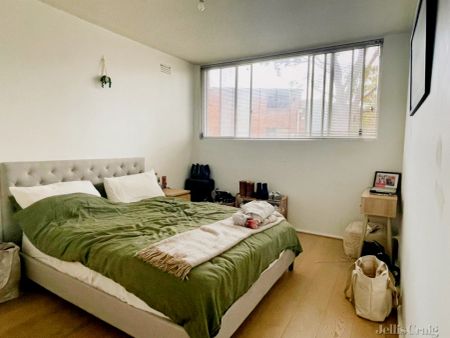 2 Bed, 1 Bath - Photo 3