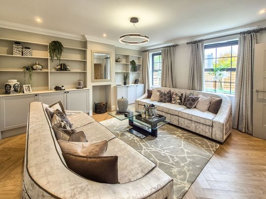 Sabre Close, CM6, Felsted - Photo 1