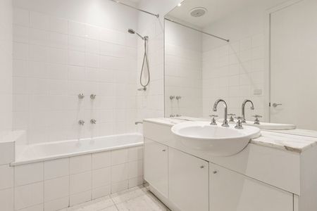 5C Lara Street, South Yarra VIC 3141 - Townhouse For Rent | Domain - Photo 4