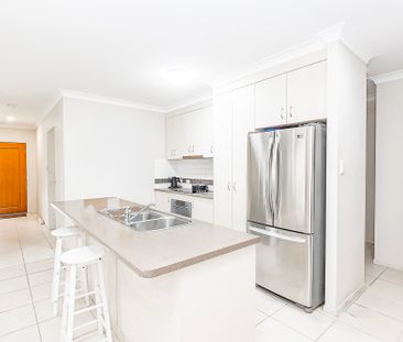 16 Bluff Street, Bushland Beach QLD 4818 - House For Rent | Domain - Photo 4