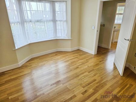 2 bedroom mews to rent - Photo 5