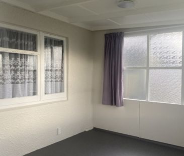 Tidy two bedroom on Tawa - Photo 3