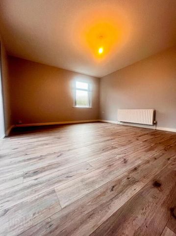 1 Lansdowne Close, Larne, BT40 1JJ - Photo 2