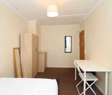 Room in a Shared Flat, Pennyfields, E14 - Photo 2