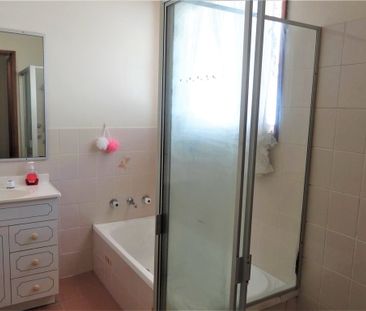 Villa close to amenities - Photo 2