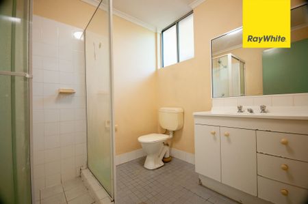 SELF CONTAINED STUDIO APARTMENT IN CONVENIENT LOCATION - Photo 2