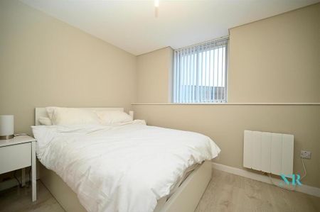 Apt 8.04 Obel Tower, 62 Donegall Quay, Belfast, BT1 3NH - Photo 5
