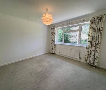 Highbury Crescent, Camberley, Surrey, GU15 - Photo 5