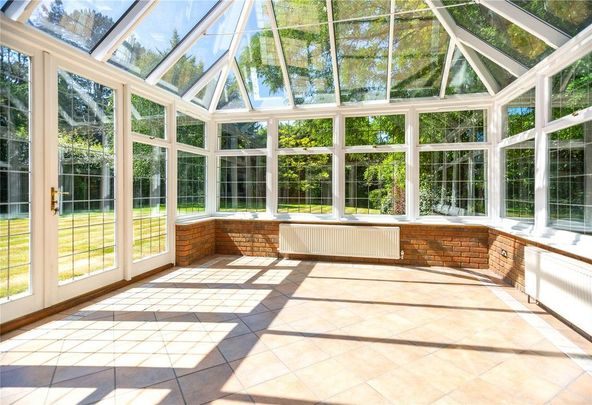 5 bedroom detached house to rent - Photo 1