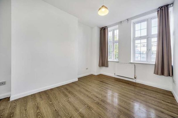 Camberwell Road, London, SE5 - Photo 1