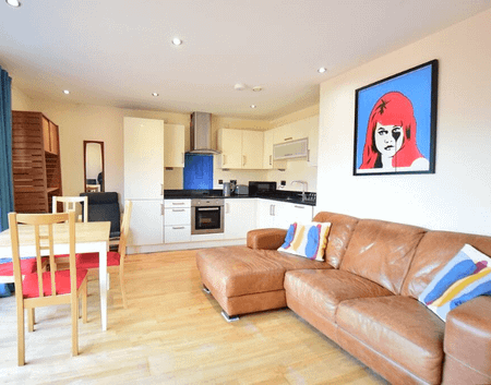 3 bedroom flat to rent - Photo 3