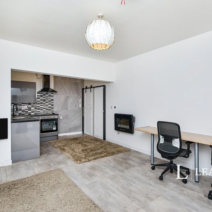 Studio to rent - Photo 1