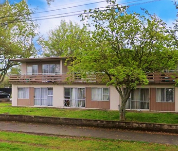 One bedroom unit close to City Centre - Photo 3