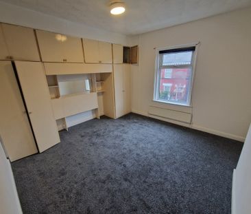 Wolsey Street, Radcliffe - Photo 2