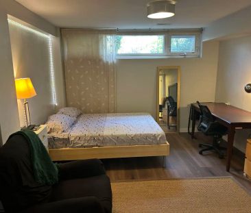 25 Santa Barbara Road, Toronto, Ontario, Canada, M2N 2C8 — Furnishe... - Photo 2