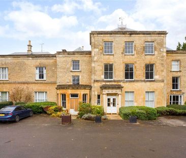 A lovely first floor three bedroom apartment - Photo 3