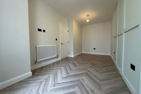 Burlington Place, EASTBOURNE - Photo 3