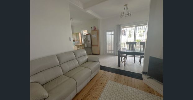 Original federation style home located in the heart of Hurstville. (OPEN HOUSE: SATURDAY 10:00-10:15AM) - Photo 1