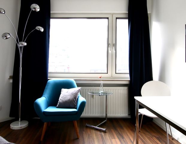 Attraktiv möbliertes Apartment am Barbarossaplatz - Photo 1