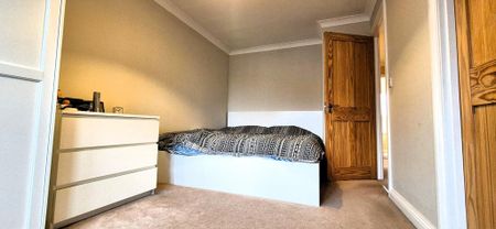 3 bedroom detached house to rent - Photo 5