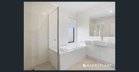 4-Bedroom, 3-Bathroom Townhouse with Flexible Floorplan. - Photo 4