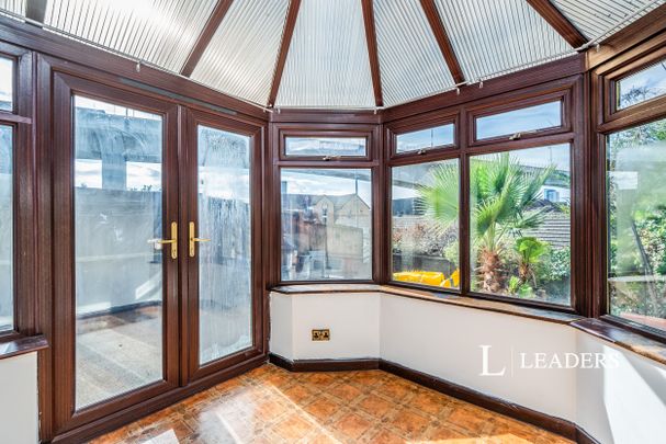 2 bedroom terraced to rent Laurel Close, Southampton SO19 - Photo 1