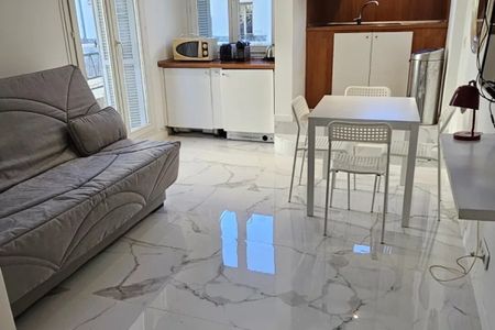 Studio Carré D'or avec balcon . - Photo 4