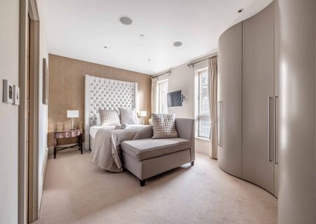 Elevate your lifestyle in this unique residence where modern sophistication meets historic charm. - Photo 5