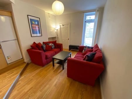 3 bedroom ground floor flat to rent - Photo 2