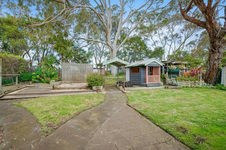 Solid 4-Bedroom Mount Gambier stone home. - Photo 4