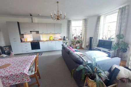 Grosvenor Square - Photo 2