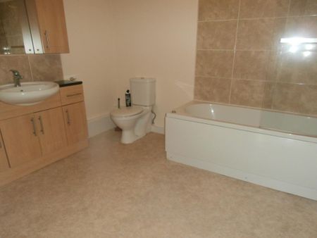 2 bedroom flat to rent - Photo 5