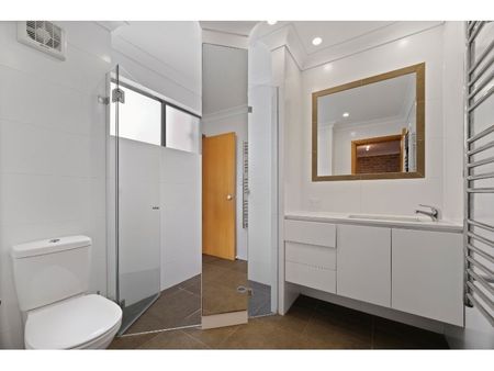 Tightly Held Family Home - Photo 4