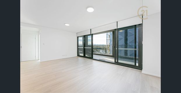 Exceptional North Facing 2 Bedroom Apartment - Photo 1