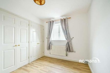 Warrener Close, Swindon, Wiltshire, SN25 - Photo 4