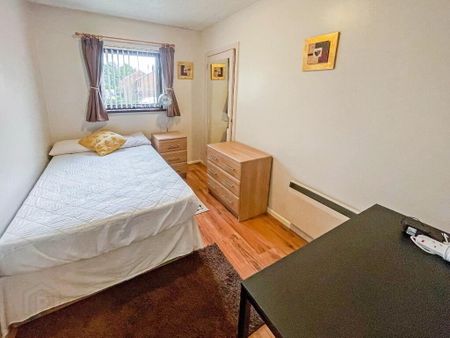 35 Edgewater, Lisburn, BT27 5PZ - Photo 4