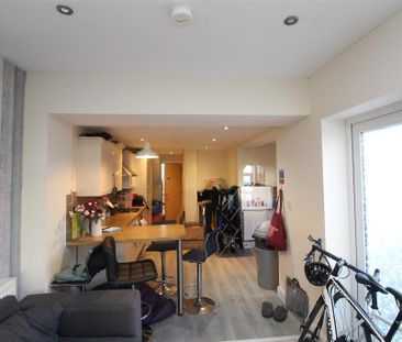 6 bedroom house to rent - Photo 1