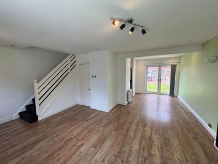 3 bedroom terraced house to rent - Photo 2