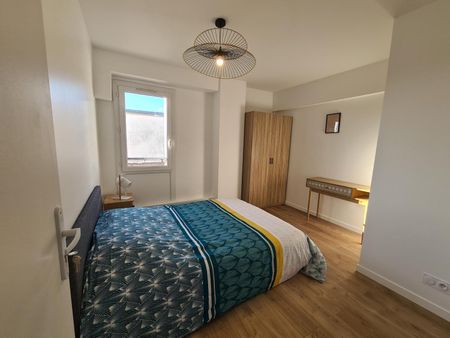 Location Appartement 5 pièces 89m² ANGERS 49000 - Photo 2