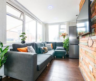 10 bedroom semi-detached house to rent - Photo 1