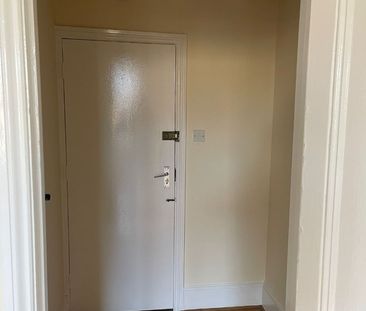 1 Bed Flat, Wells Road, BS4 - Photo 6